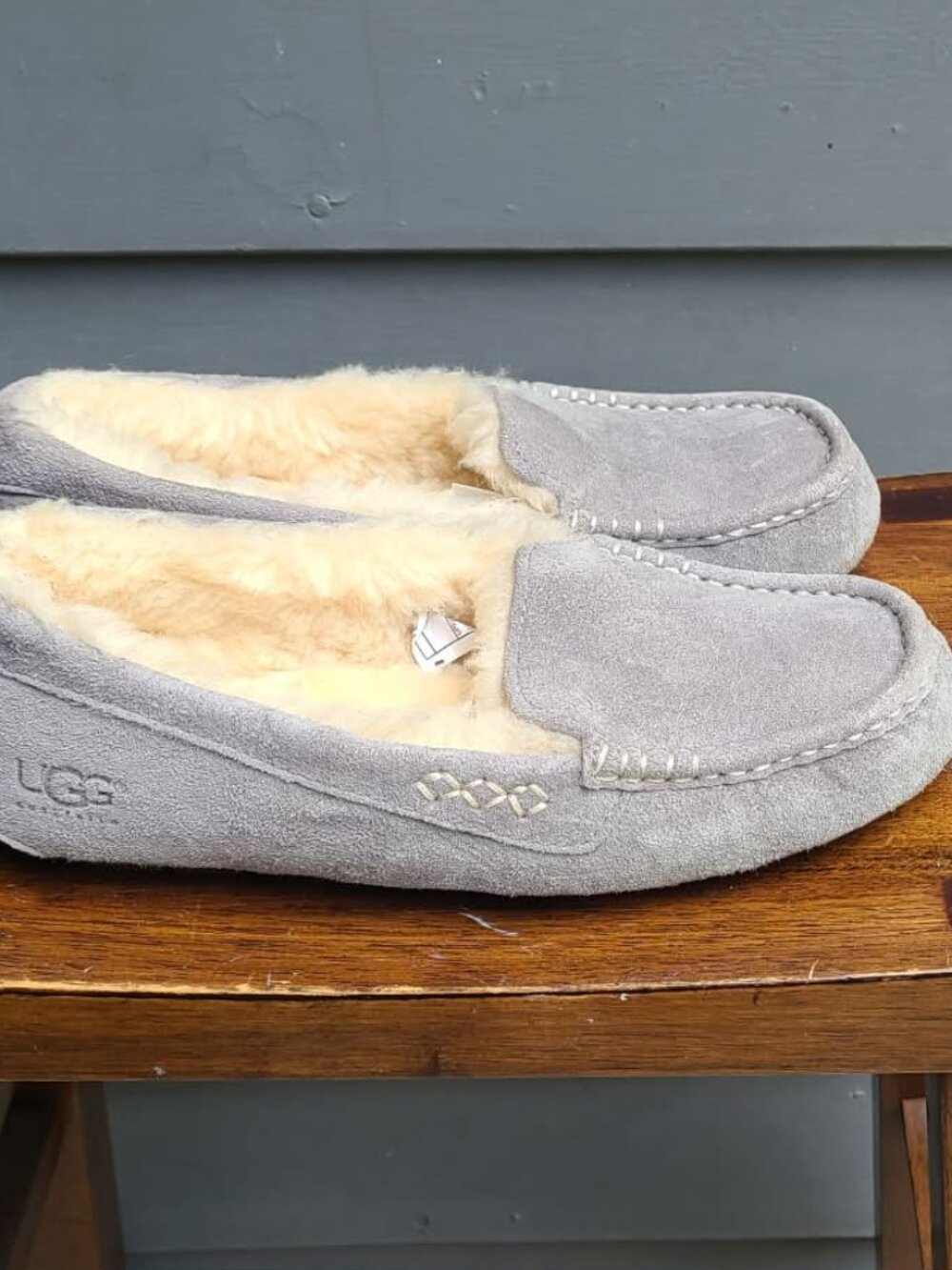 UGG Ansley Light Grey Suede Shearling Slippers size 7 - Picture 3 of 13